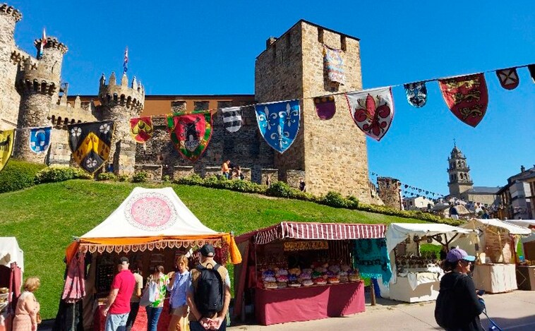 El Mercado Medieval abre sus puertas a los pies del castillo de Ponferrada