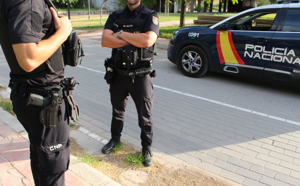 Un hombre intenta matar a su compañera de piso en Valencia