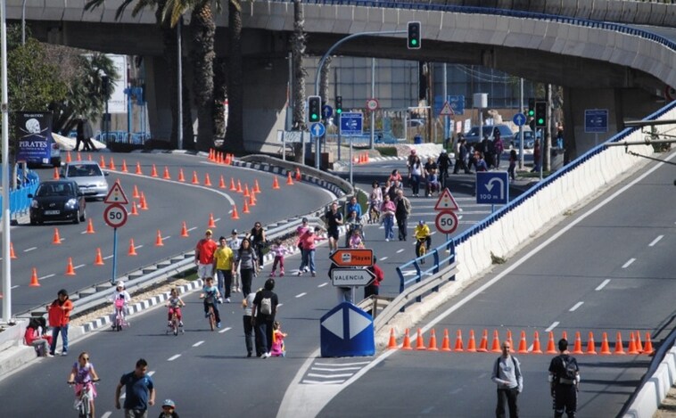 Las bicis tomarán Alicante los domingos de septiembre: estos son los cortes de tráfico