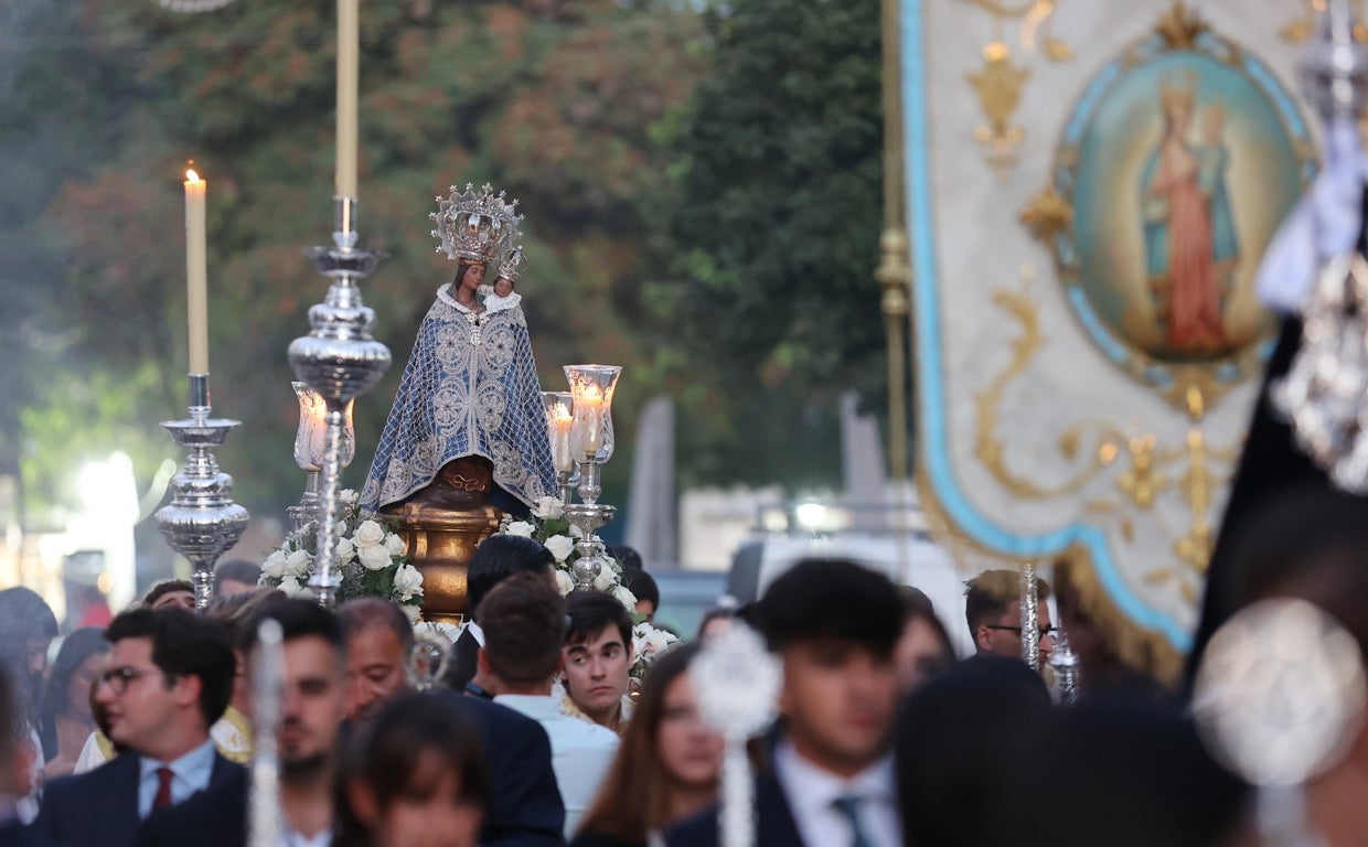 Nuestra Señora de la Fuensanta, durante el rosario de los jóvenes hacia la Catedral
