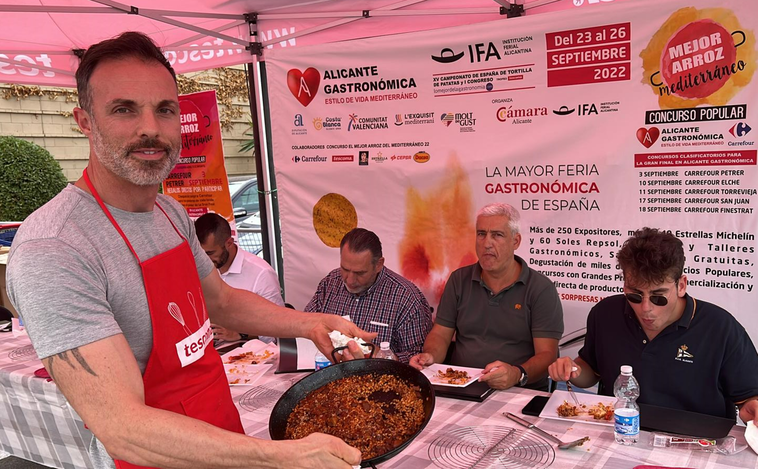 Un concurso en Alicante entre 300 cocineros elige el Mejor Arroz del Mediterráneo