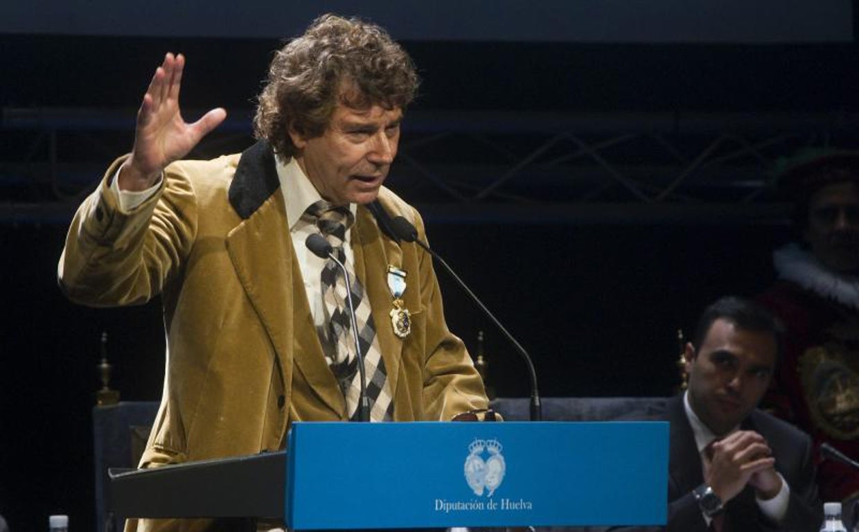 Quintero, durante el discurso que pronunció tras recibir la medalla de oro de la Diputación de Huelva en 2010