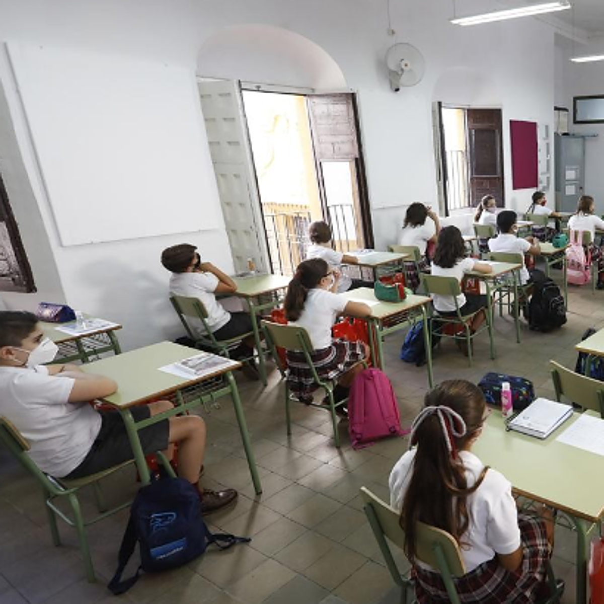 Canarias prepara un protocolo ante suicidios en los colegios