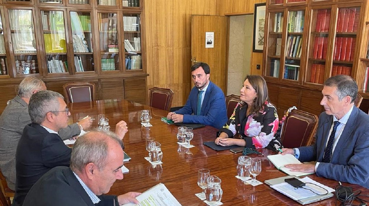 La Junta y el Gobierno acuerdan cuadruplicar los fondos de recuperación en obras para paliar la sequía
