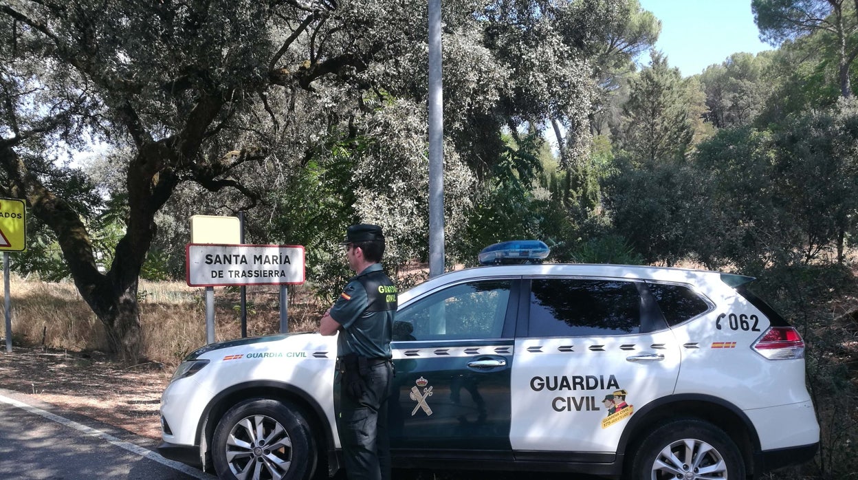 La Guardia Civil rescata a un senderista que había quedado atrapado y herido en el río Guadiato