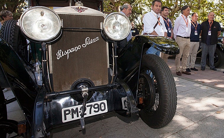 Salamanca vuelve al pasado a través de sus vehículos más elegantes