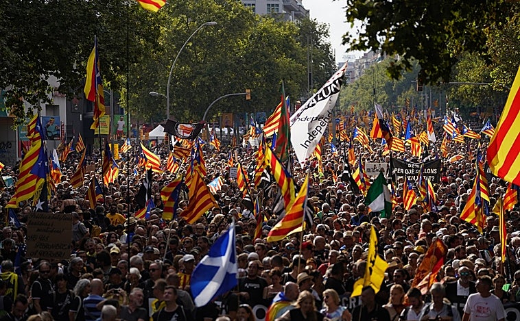 El independentismo exhibe en la calle su fractura
