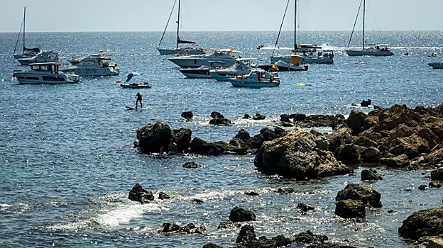 Barcos en las inmediaciones de Tabarca