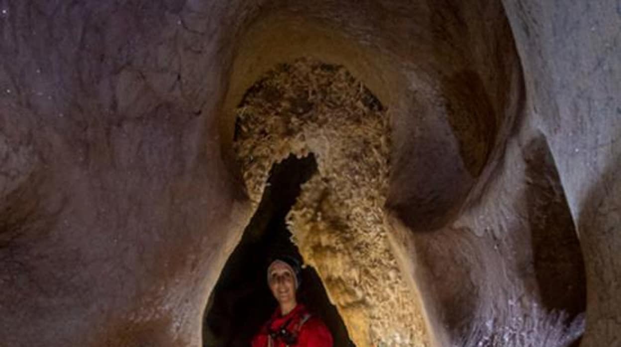 La cementera de La Araña de Málaga niega que planeen volar la cueva kárstica descubierta en sus terrenos