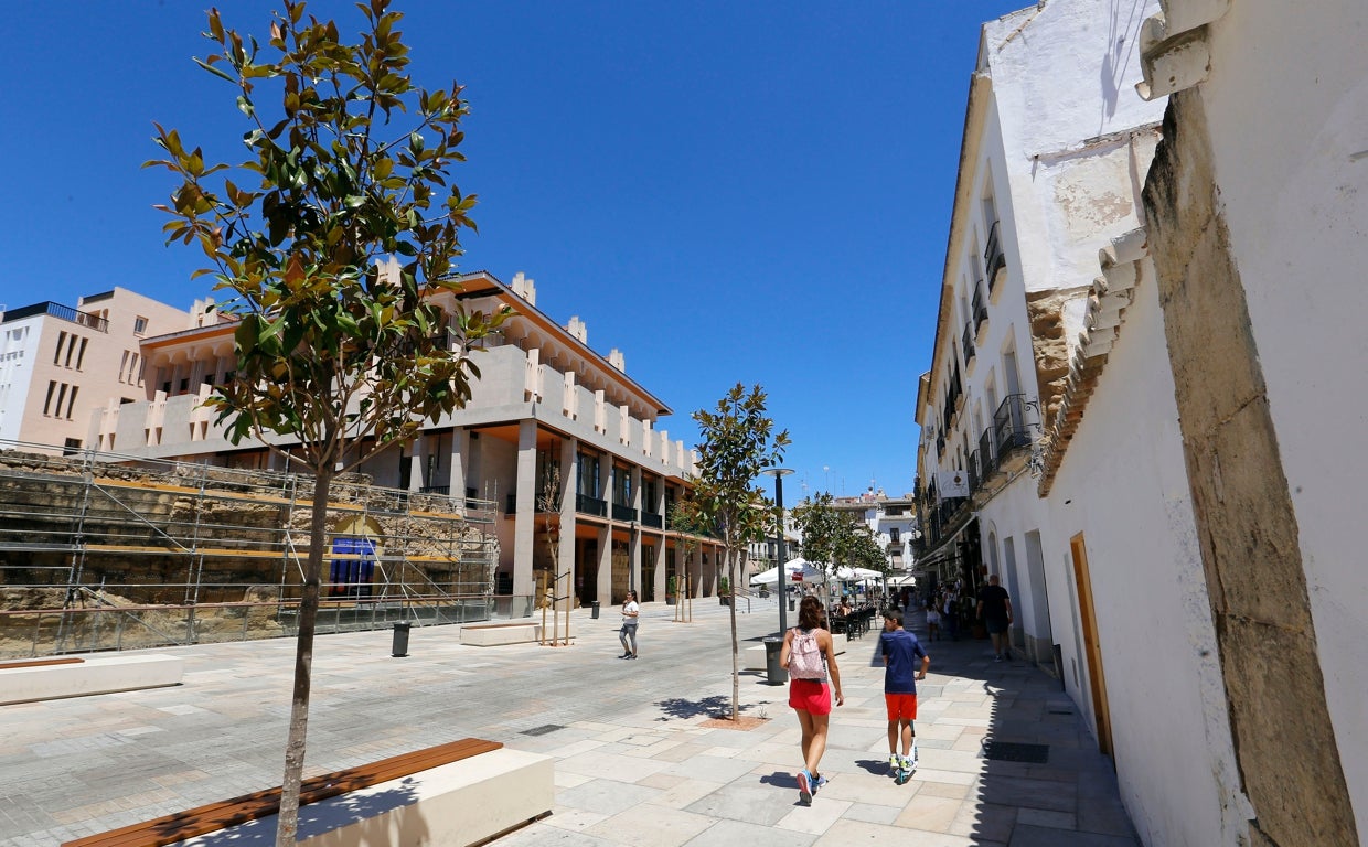 ¿Por qué el Ayuntamiento de Córdoba puede poner placas solares en el Casco y usted no?