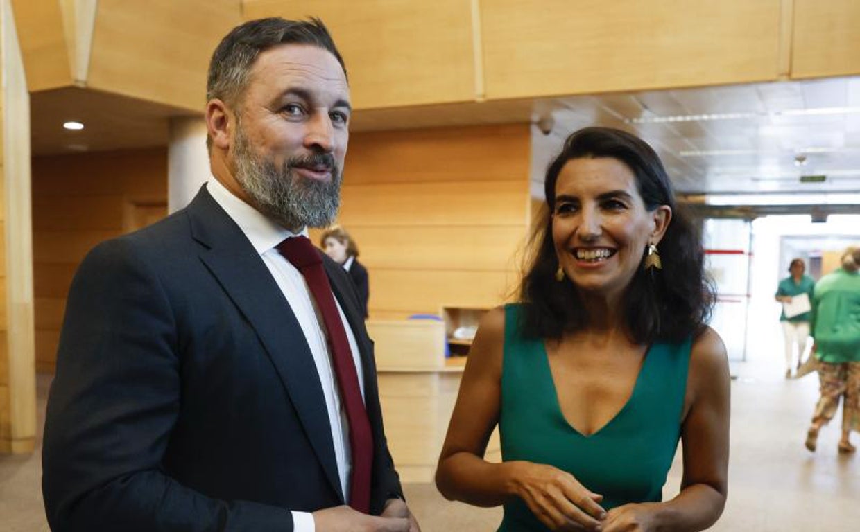 Santiago Abascal con Rocío Monasterio, hoy en la Asamblea de Madrid