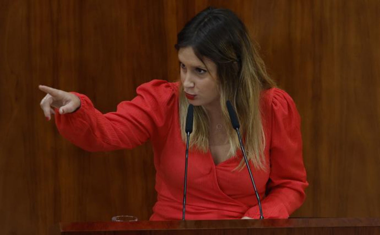 La portavoz de Unidas Podemos en la Asamblea de Madrid, Alejandra Jacinto, interviene durante la segunda sesión del debate