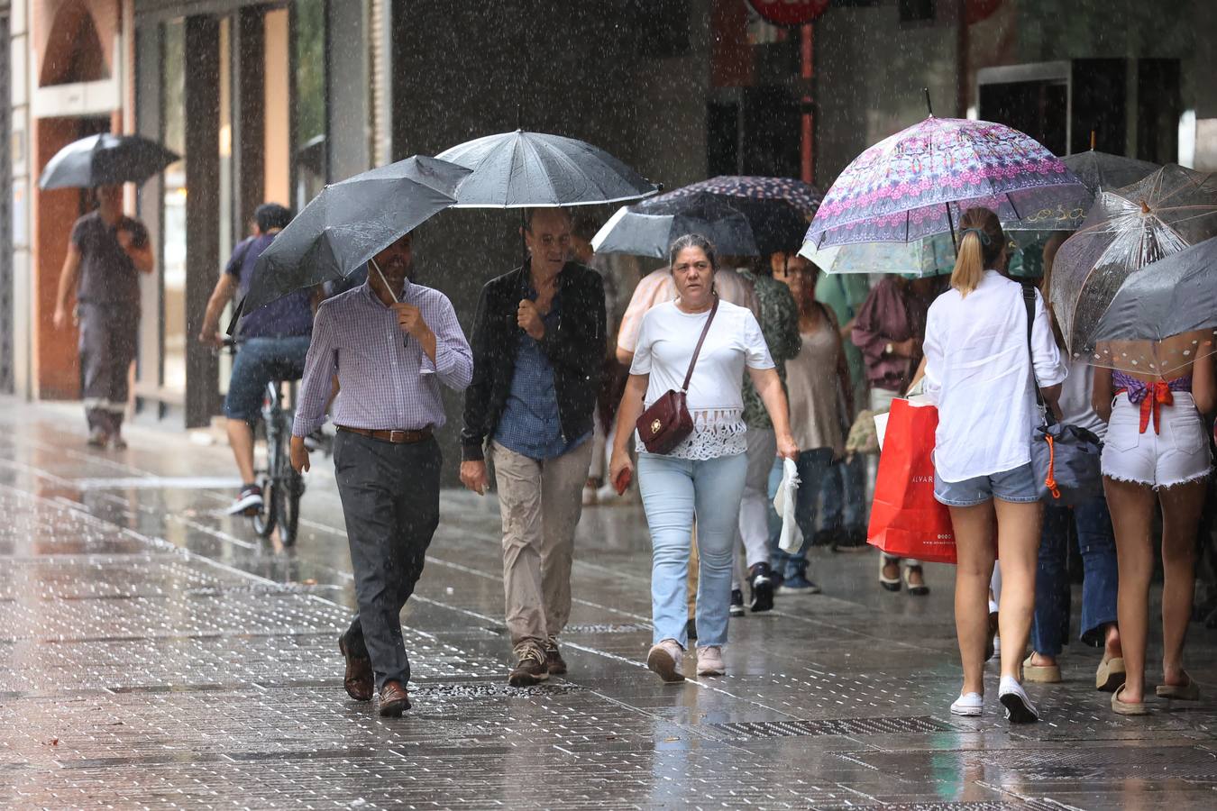 La ansiada lluvia vuelve a Córdoba, en imágenes