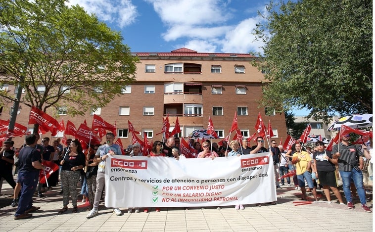 CCOO exige un convenio digno para los trabajadores de atención a la dependencia