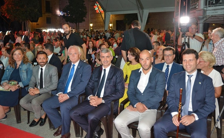 Fuensalida disfruta de sus fiestas patronales en honor del Cristo del Olvido y la Virgen de la Soledad