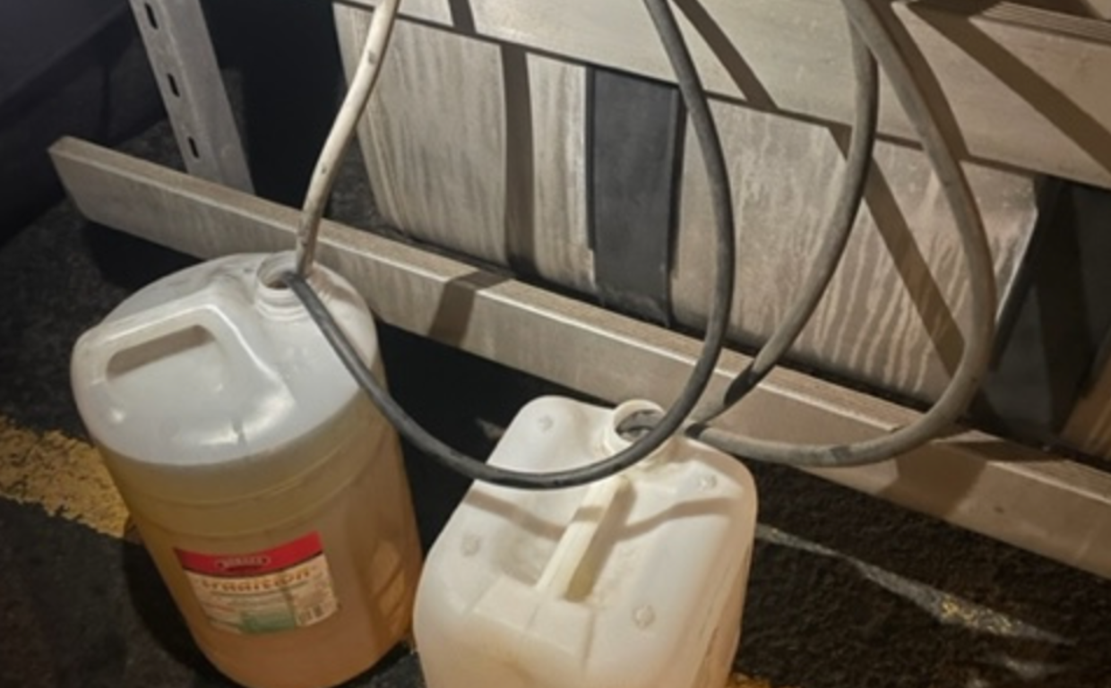 Utensilios utilizados por el infractor para sustraer el combustible