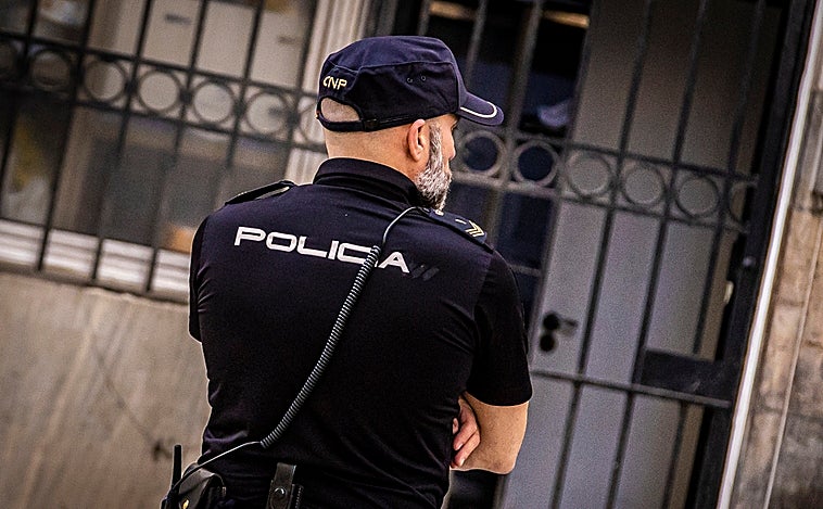 Hallan el cadáver de un hombre invidente en el hueco de un ascensor en Valencia