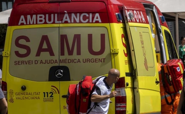 Una niña de cinco años cae por un balcón en Alicante y salva la vida