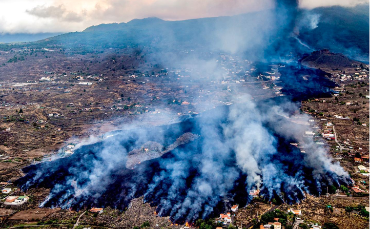 El 'grito' desesperado de los afectados del volcán: «¿Cuándo llegarán las ayudas anunciadas?»