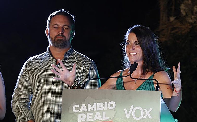 Macarena Olona emplaza a Santiago Abascal a una reunión para ver si caminan «juntos»