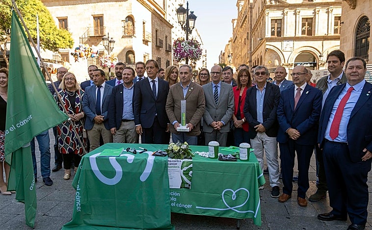 Salamanca alza la bandera contra el cáncer