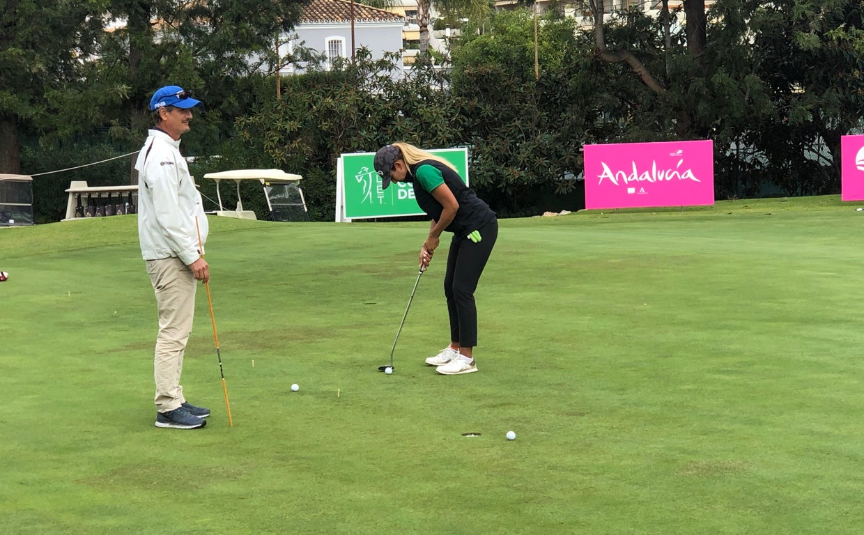 Prácticas en uno de los torneos profesionales celebrados en Marbella en otoño