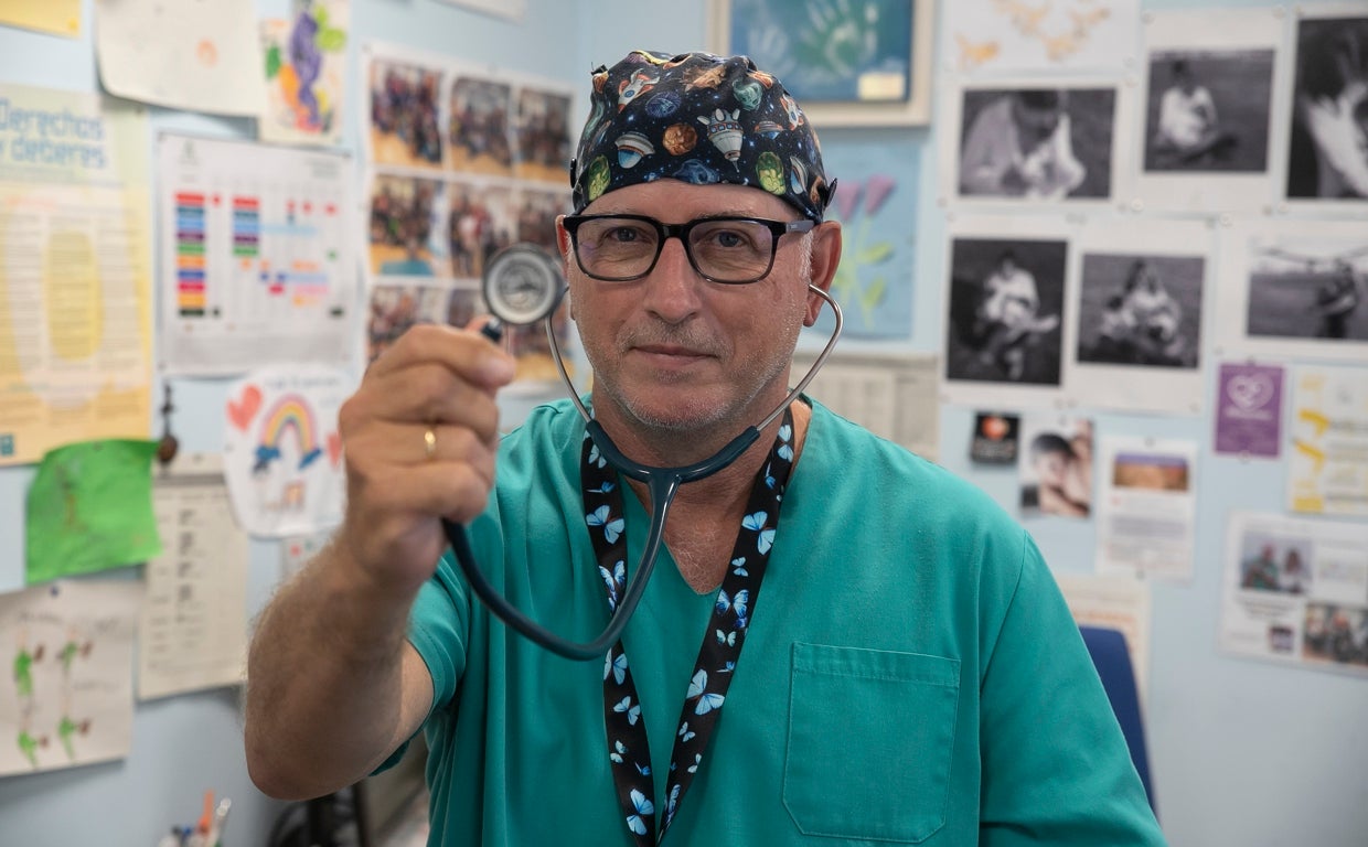 Javier Navarro, en el centro de salud Lucano