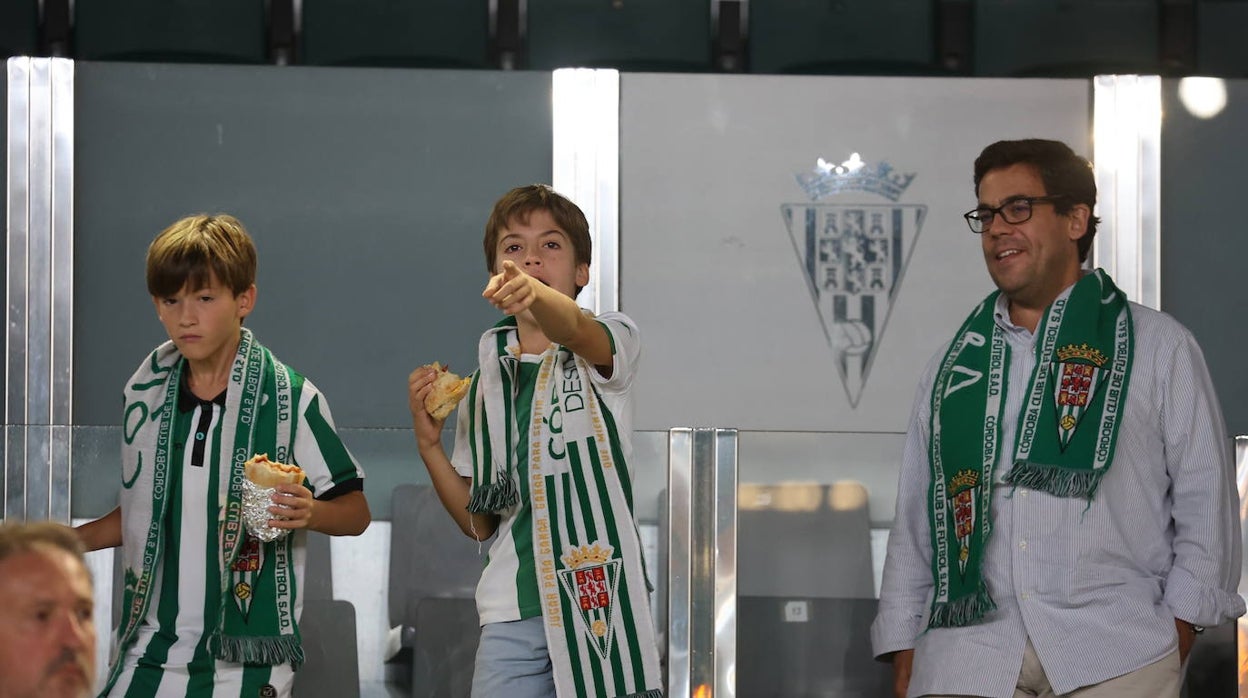 El ambientazo en El Arcángel en el Córdoba CF - Rayo Majadahonda, en imágenes