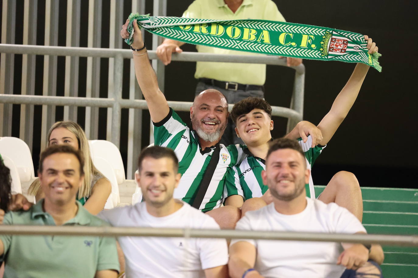 El ambientazo en El Arcángel en el Córdoba CF - Rayo Majadahonda, en imágenes