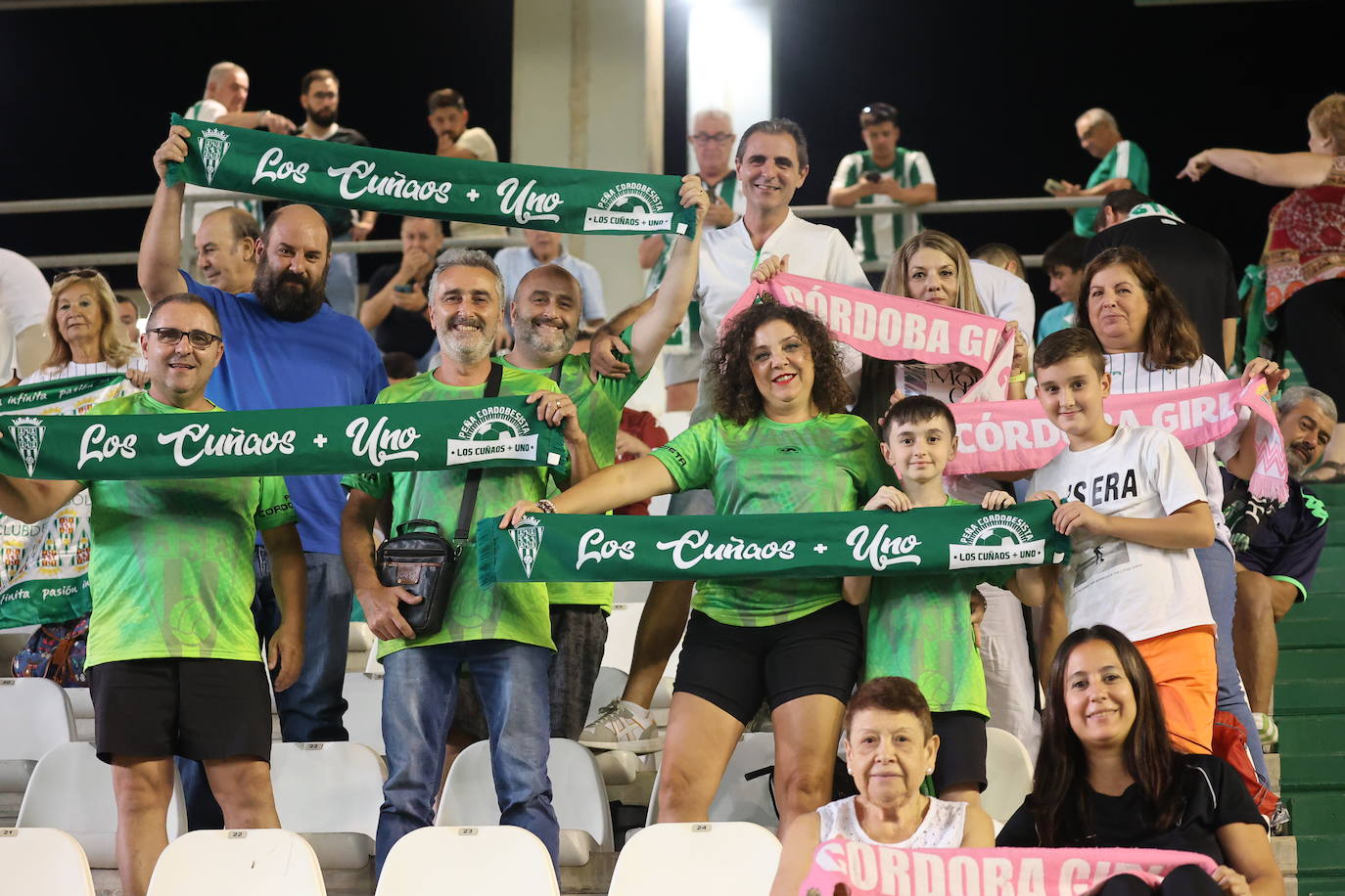 El ambientazo en El Arcángel en el Córdoba CF - Rayo Majadahonda, en imágenes