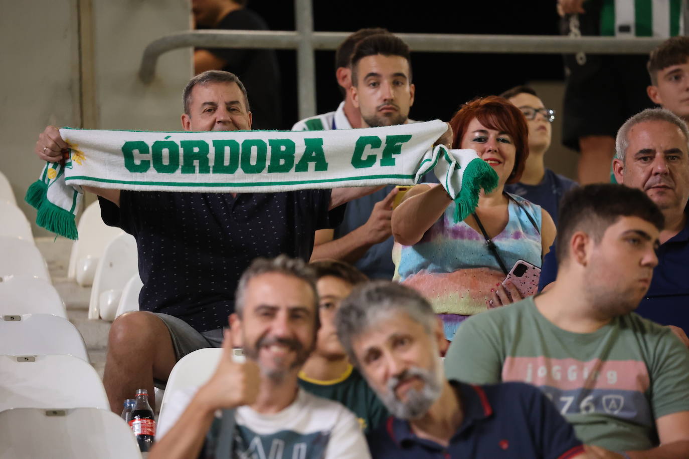 El ambientazo en El Arcángel en el Córdoba CF - Rayo Majadahonda, en imágenes