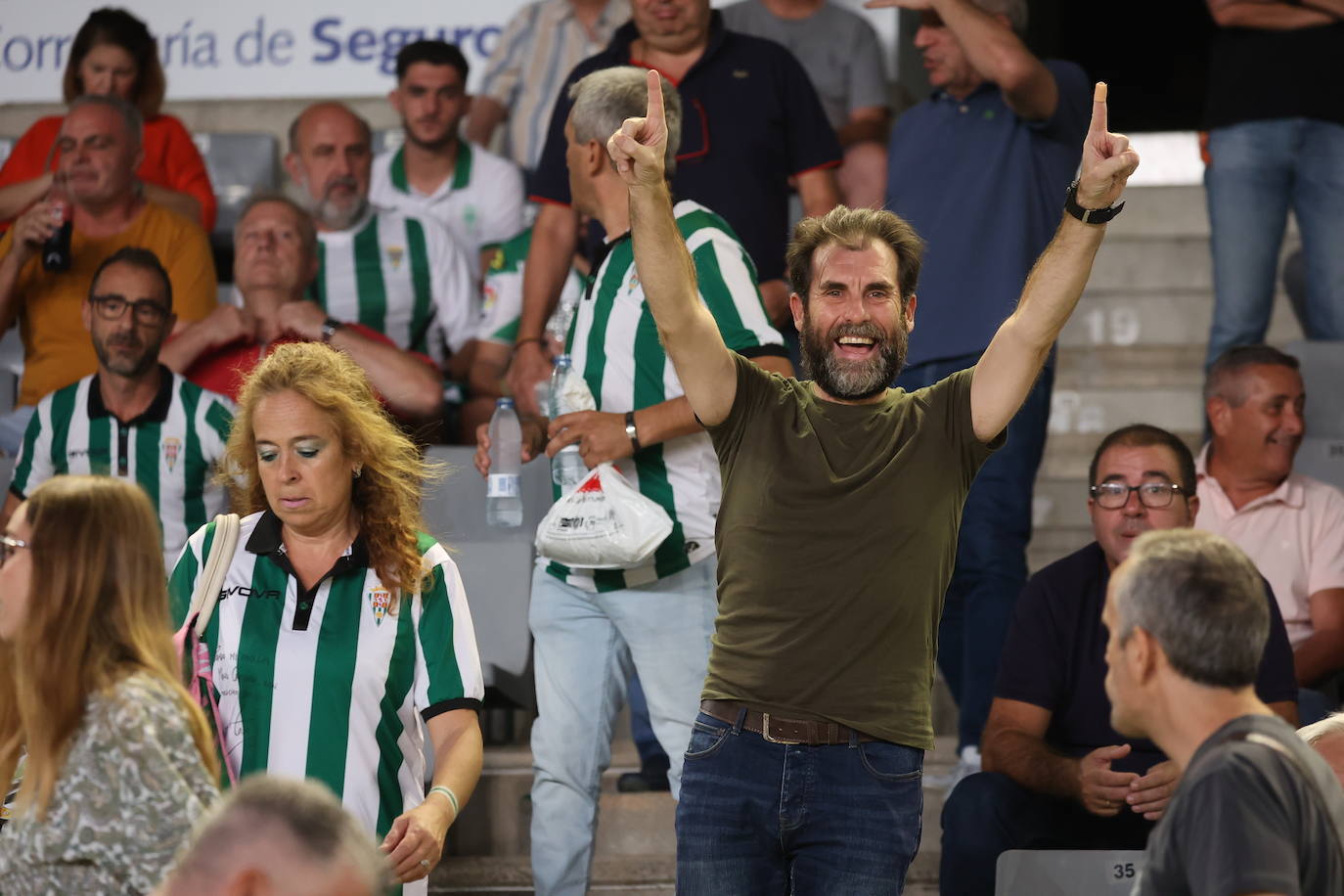 El ambientazo en El Arcángel en el Córdoba CF - Rayo Majadahonda, en imágenes