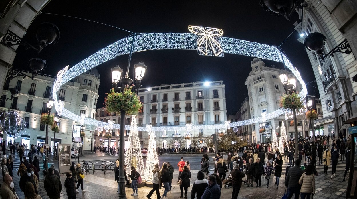El Ayuntamiento de Granada se desmarca de las posibles limitaciones al alumbrado navideño