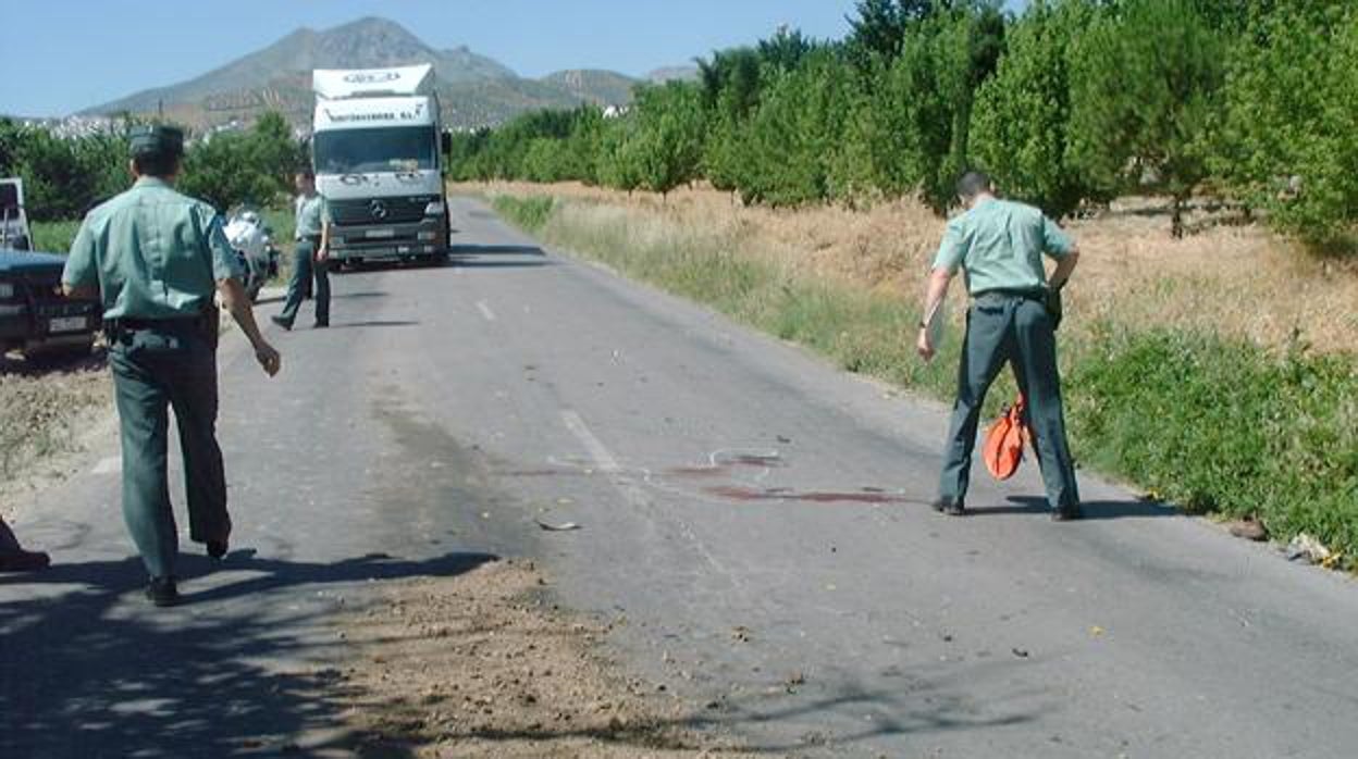 Accidente en Córdoba | Una colisión frontal en la A-342, a la altura de Cabra, deja un herido