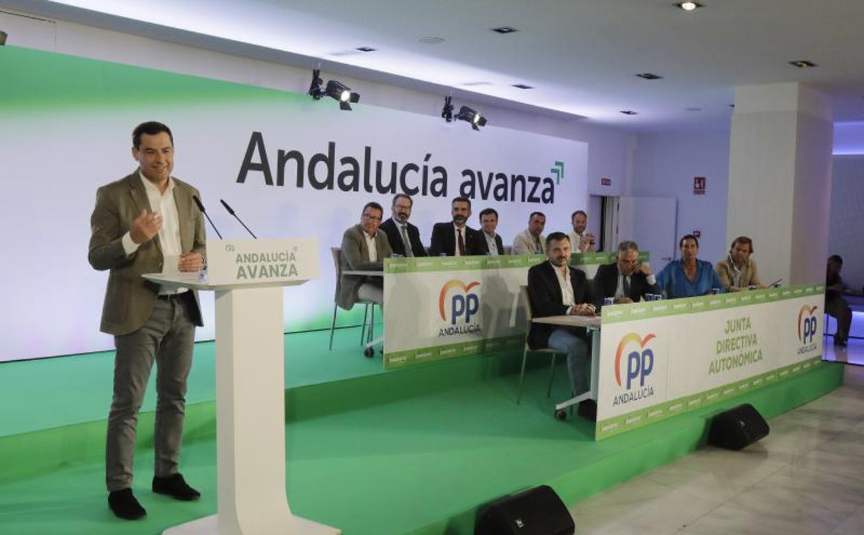 El presidente andaluz en la Junta Directiva Regional en la que participan todos los presidentes provinciales