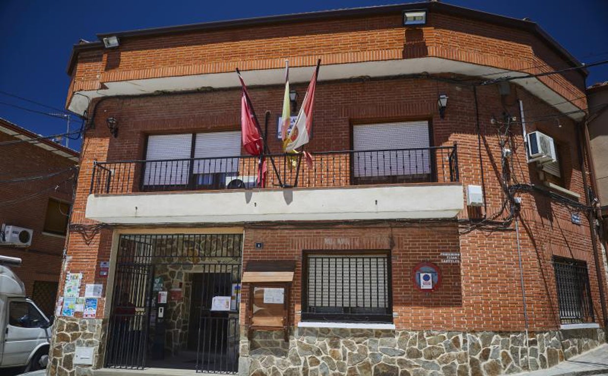 Sede del Ayuntamiento de Cenicientos en la sierra oeste de Madrid