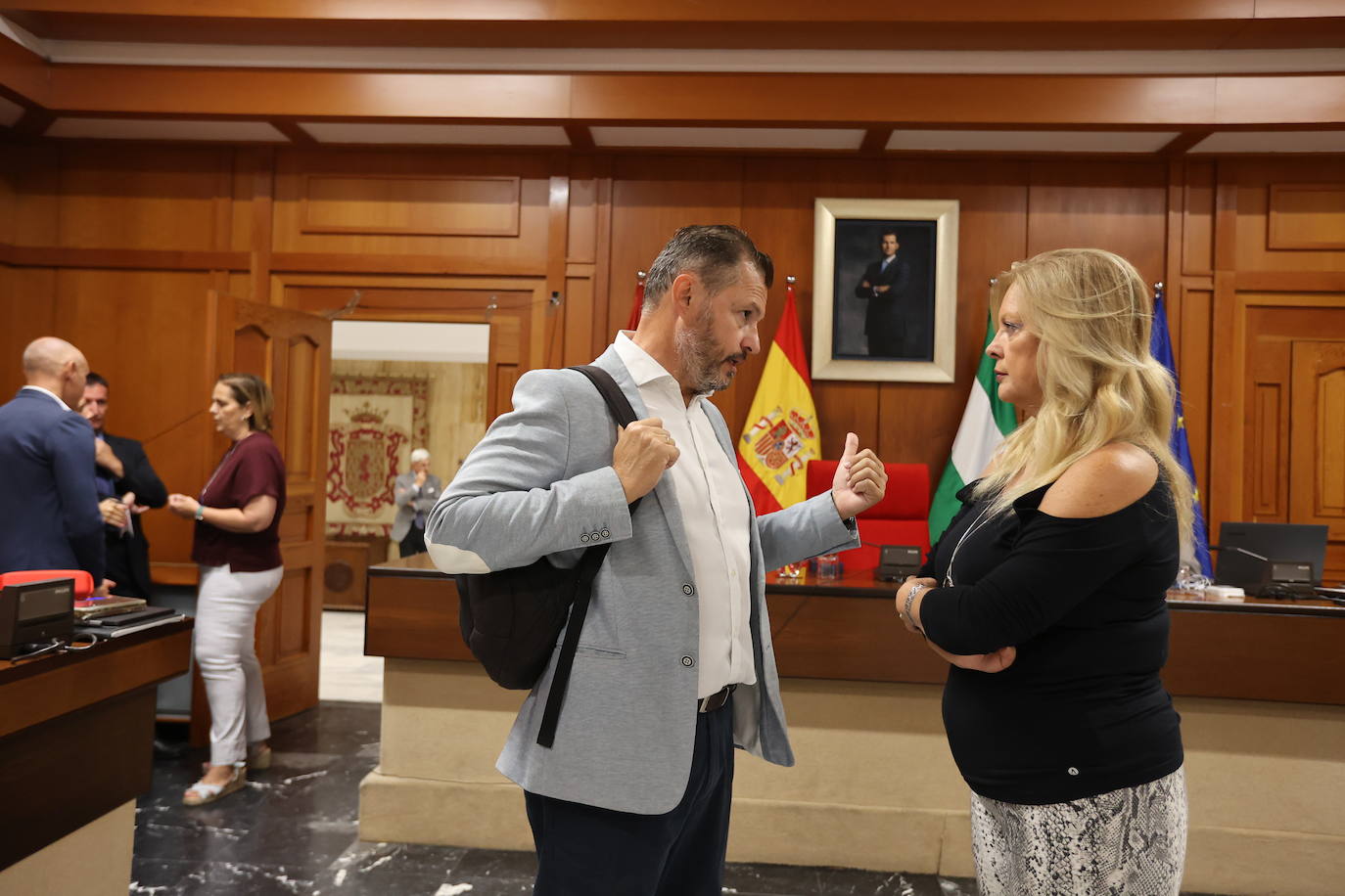 En imágenes, el tenso y polémico Pleno en el Ayuntamiento de Córdoba