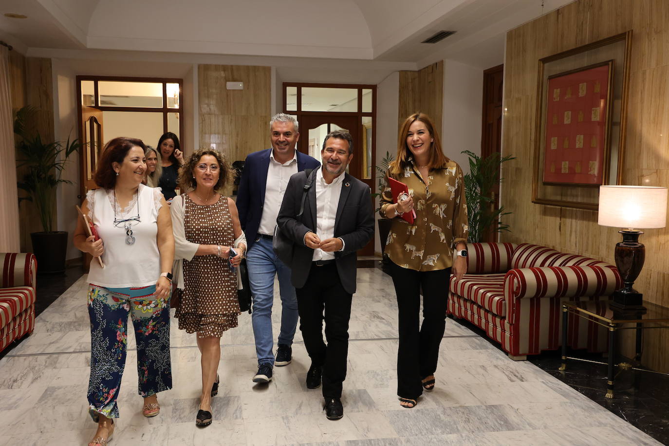 En imágenes, el tenso y polémico Pleno en el Ayuntamiento de Córdoba