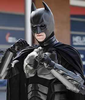 Imagen secundaria 2 - Cientos de asistentes al evento desfilaban a la entrada con sus respectivos disfraces de superhéroes y otros personajes de ficción japonesa