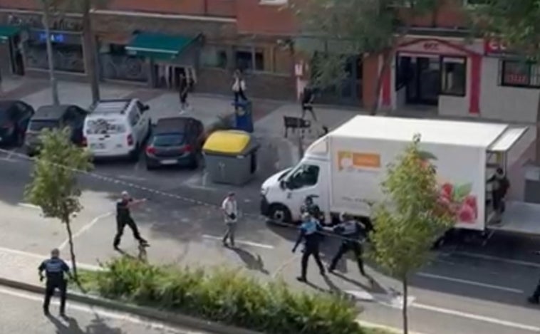 La pistola táser evitó el apuñalamiento de policías en Alcobendas