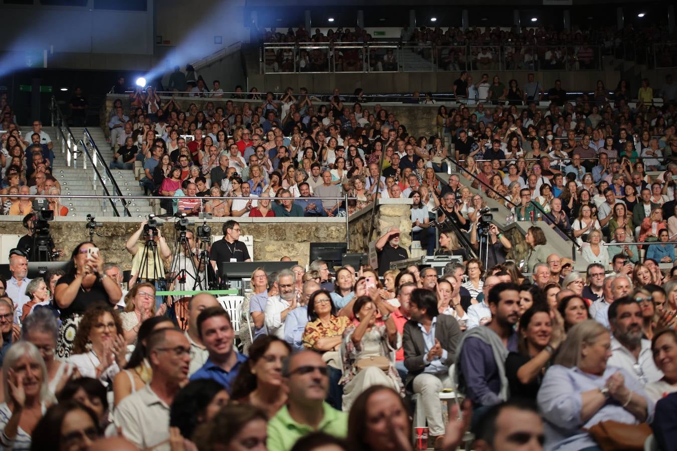 El concierto de Serrat en Córdoba, en imágenes