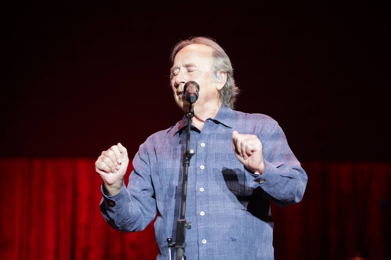 El concierto de Serrat en Córdoba, en imágenes