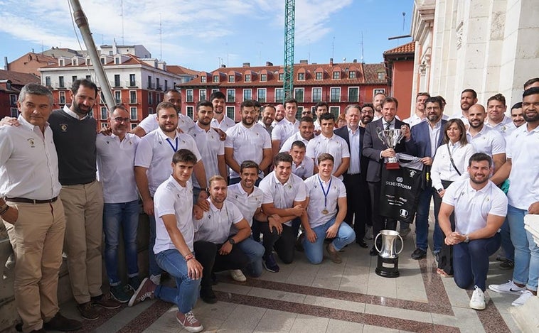 El Ayuntamiento de Valladolid recibe a El Salvador, campeón de su octava Copa del Rey