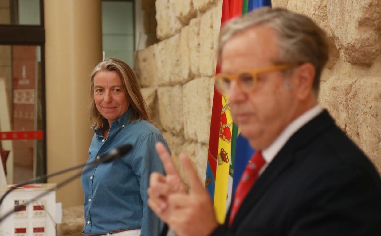 Albás y Fuentes, en la presentación del borrador fiscal
