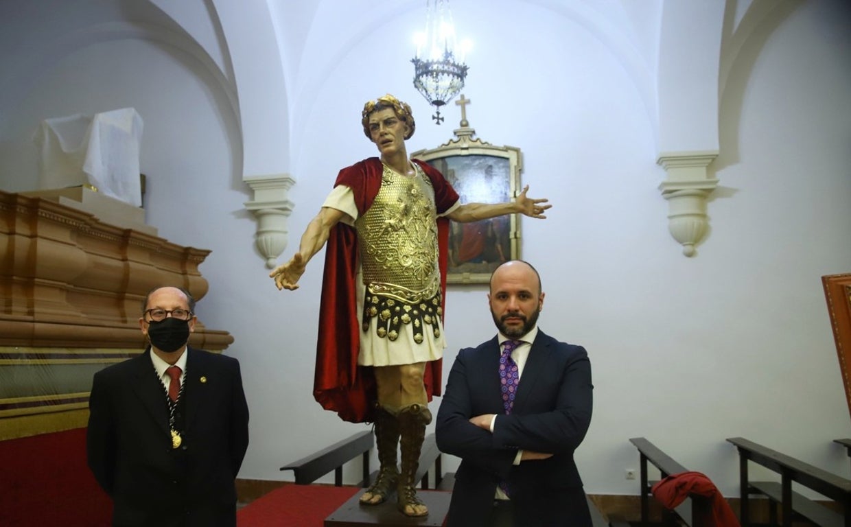 López del Espino, a la derecha, junto a la figura de Pilato