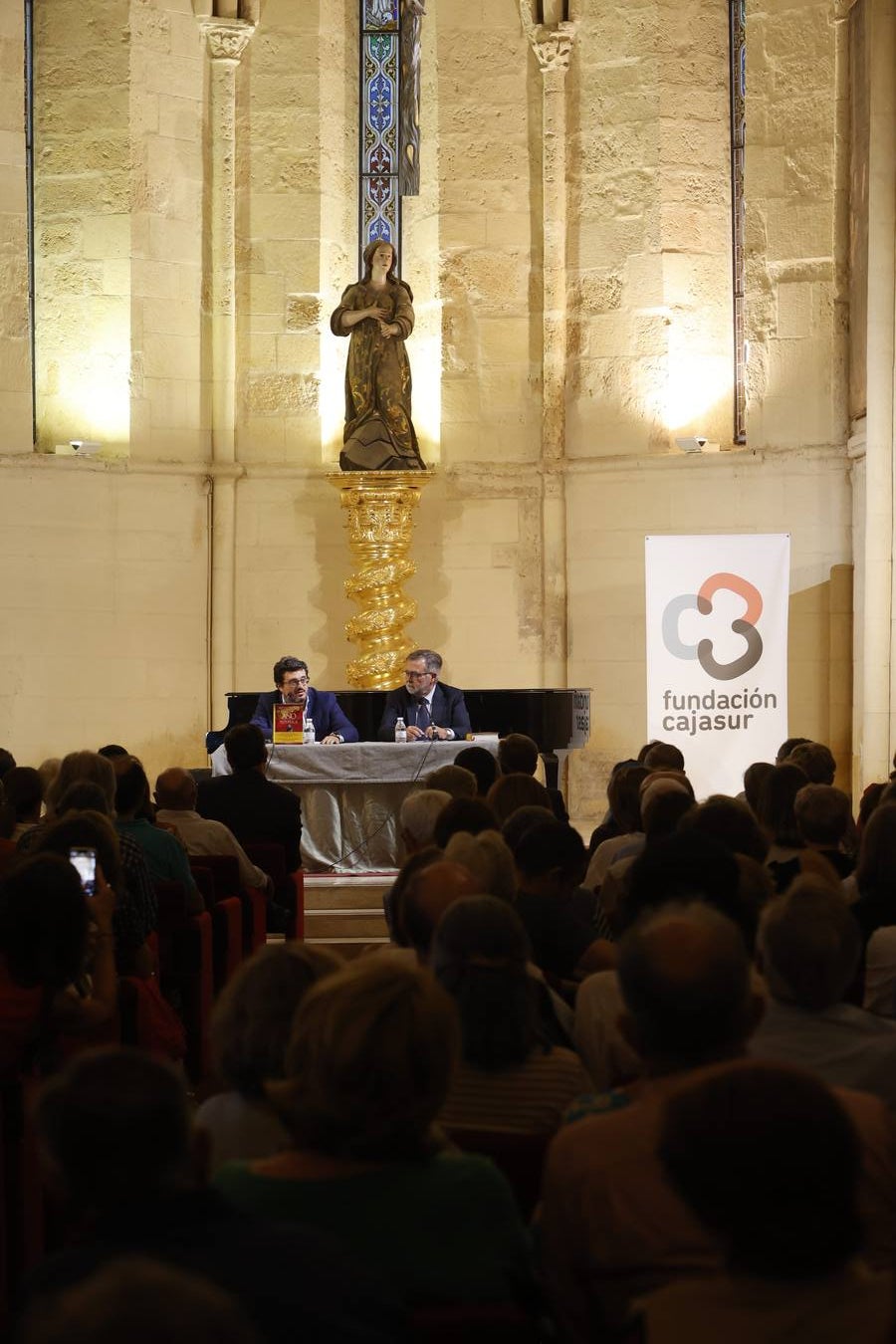 La presentación del libro de Calvo Poyato en Córdoba, en imágenes