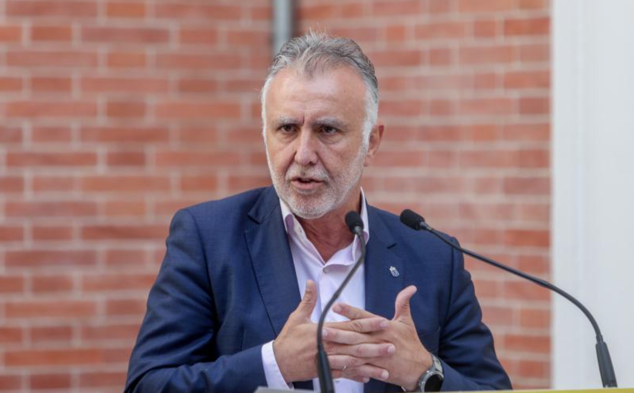 Ángel Víctor Torres en foto de archivo