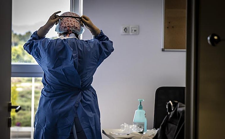 Un juez anula la sanción a una médica por decir en televisión que había cadáveres en la capilla de un hospital de Elche