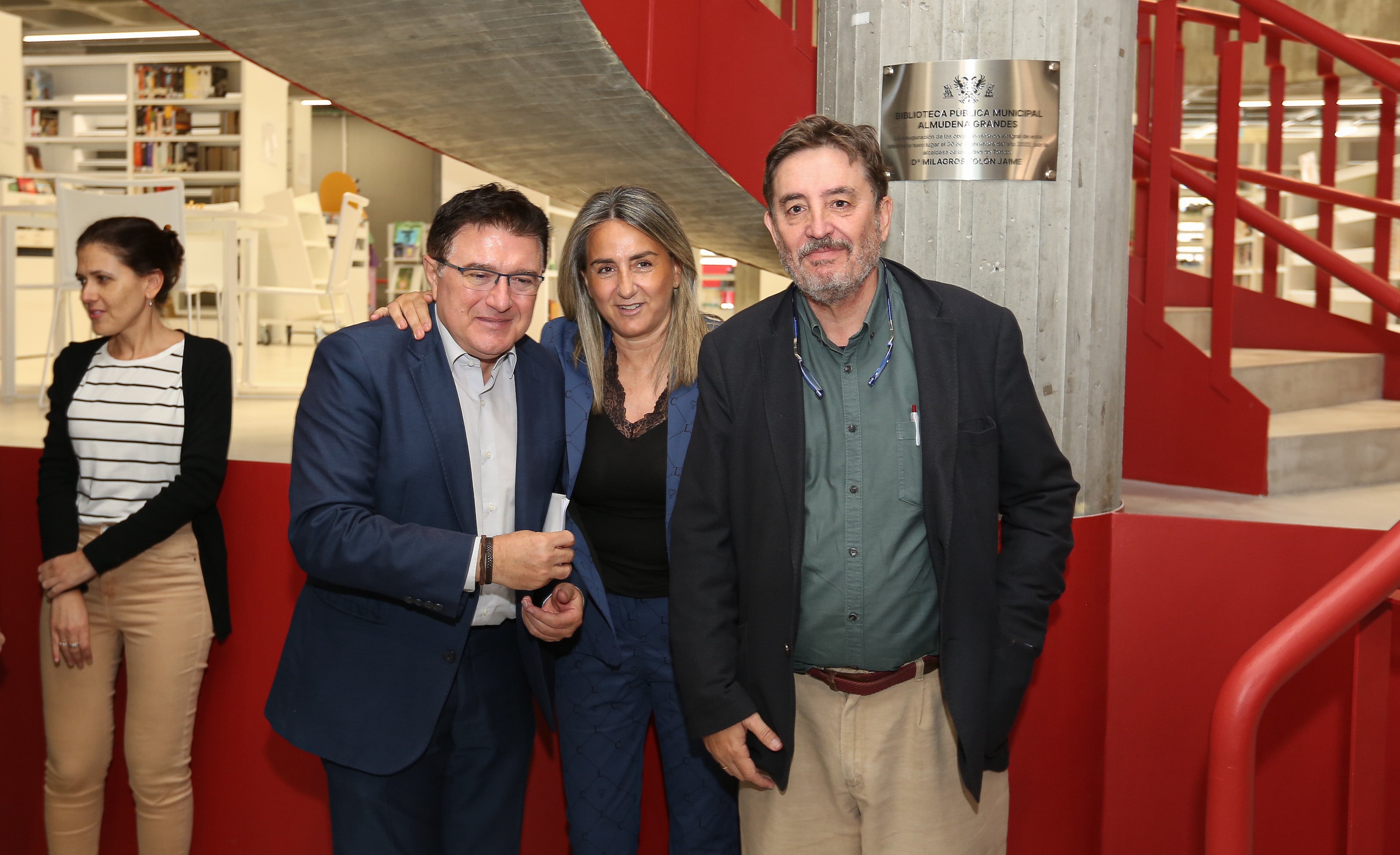 La biblioteca del Polígono reabre sus puertas con el nombre de &#039;Almudena Grandes&#039;