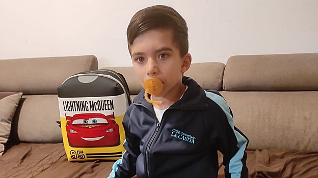 Los padres de Aray quieren que sea tratado por un equipo multidisciplinar especialista en su enfermedad